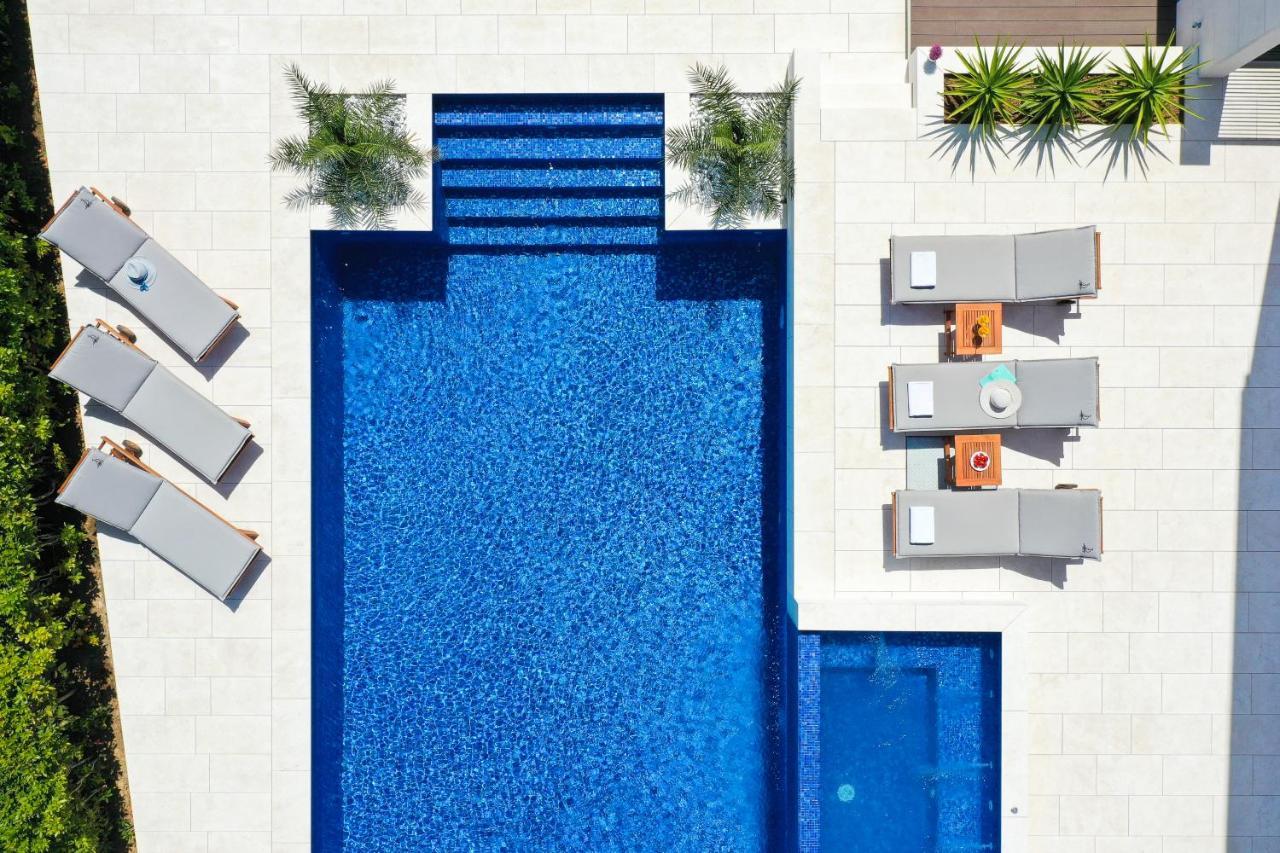 Villa Pino With Pool, Sauna & Jacuzzi Петркане Екстериор снимка