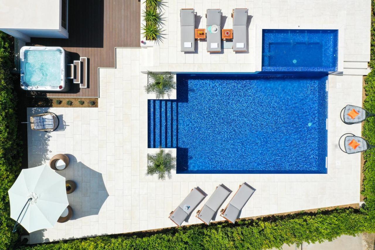 Villa Pino With Pool, Sauna & Jacuzzi Петркане Екстериор снимка