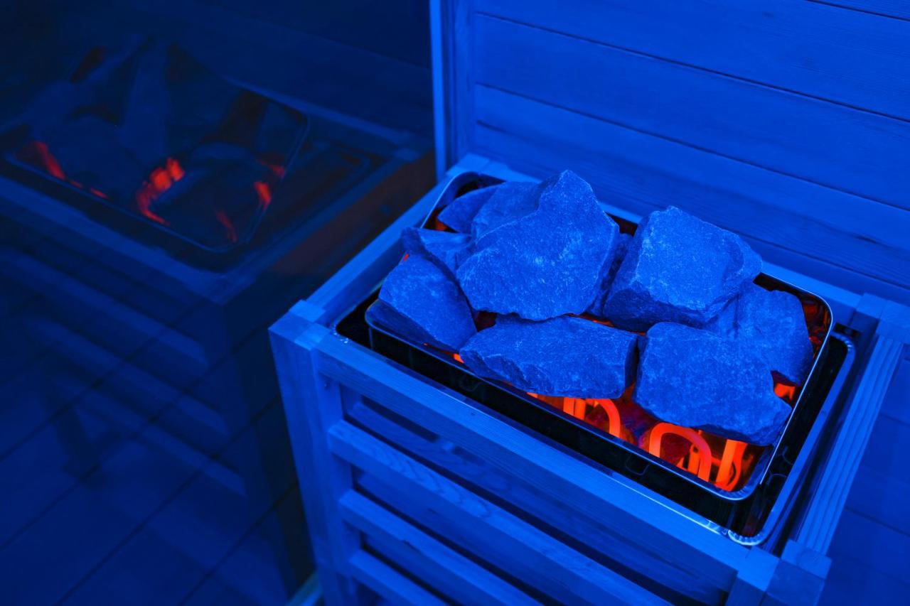 Villa Pino With Pool, Sauna & Jacuzzi Петркане Екстериор снимка