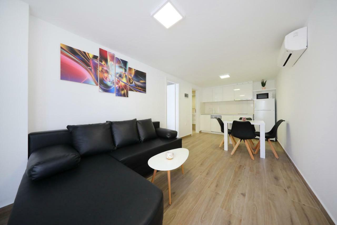 Villa Pino With Pool, Sauna & Jacuzzi Петркане Екстериор снимка