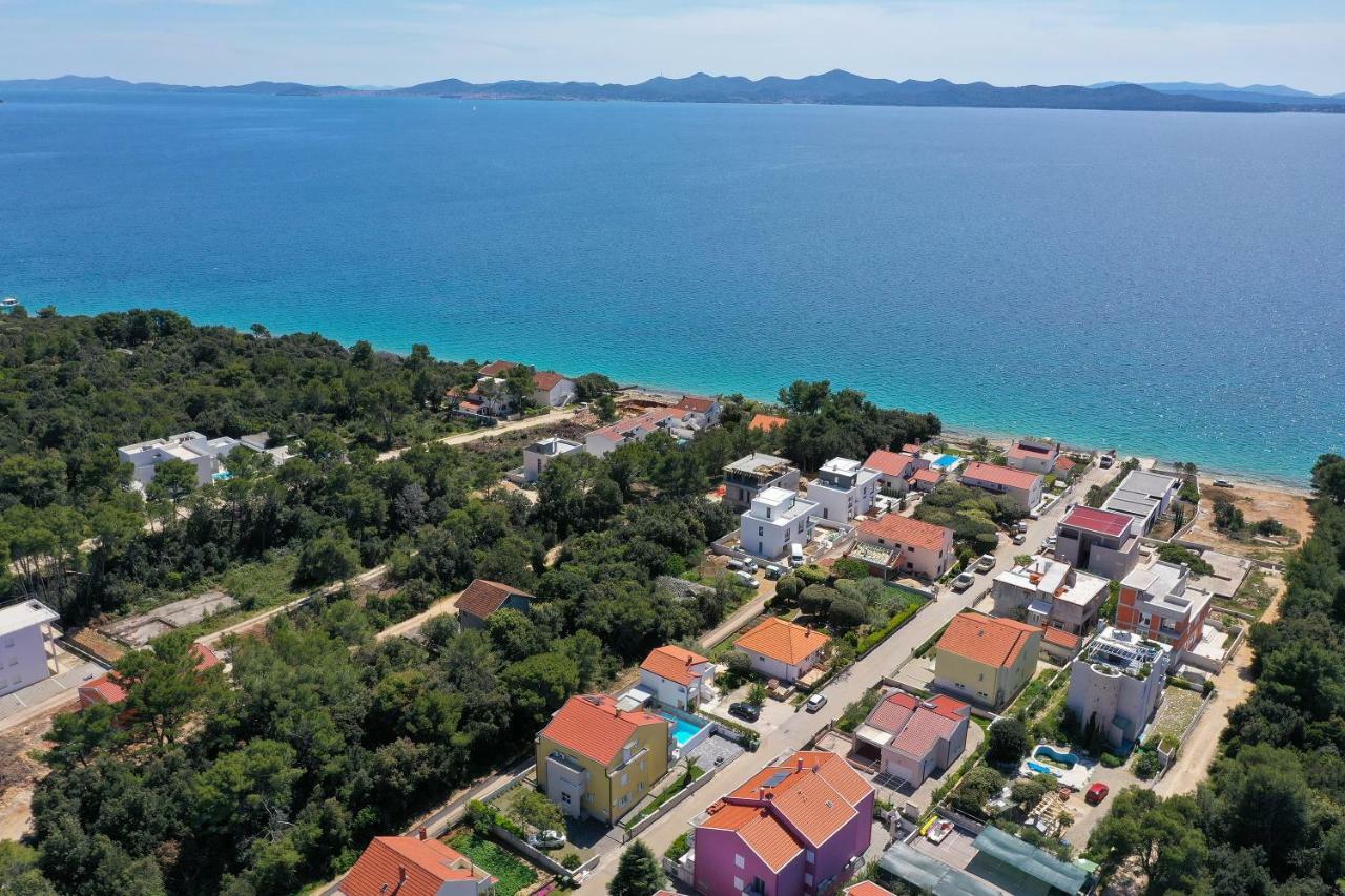 Villa Pino With Pool, Sauna & Jacuzzi Петркане Екстериор снимка